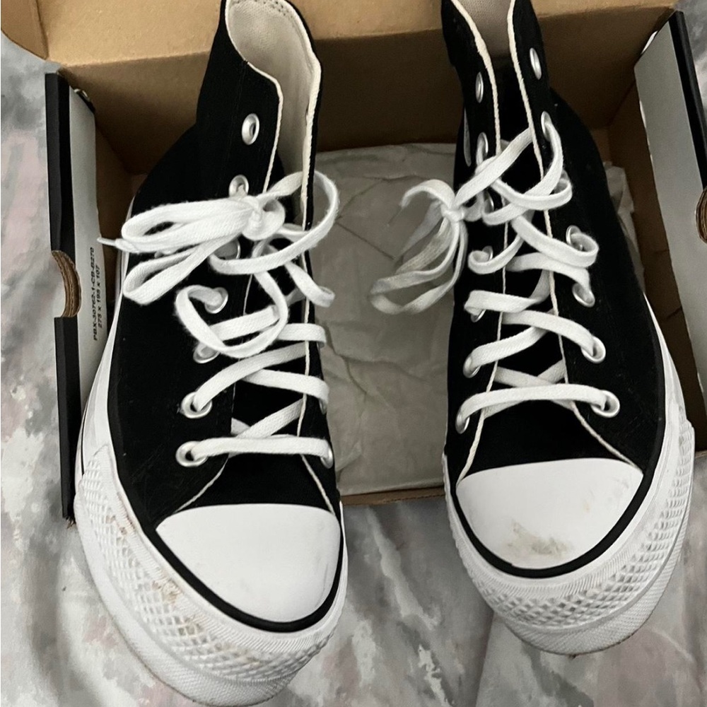 ‼️SOLD‼️Converse platform - Picture 2 of 3